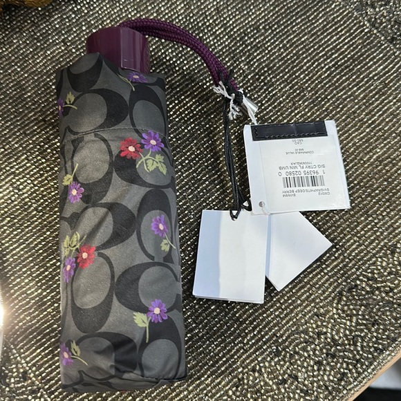 NWT Coach Signature Country Floral Mini Umbrella - Picture 3 of 4